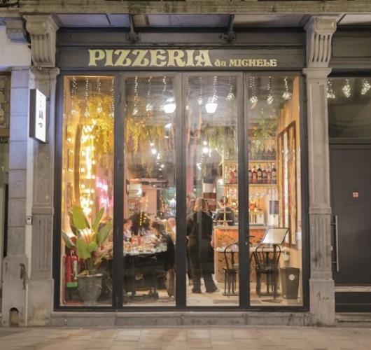 photo de la façade de la pizzeria Da Michele